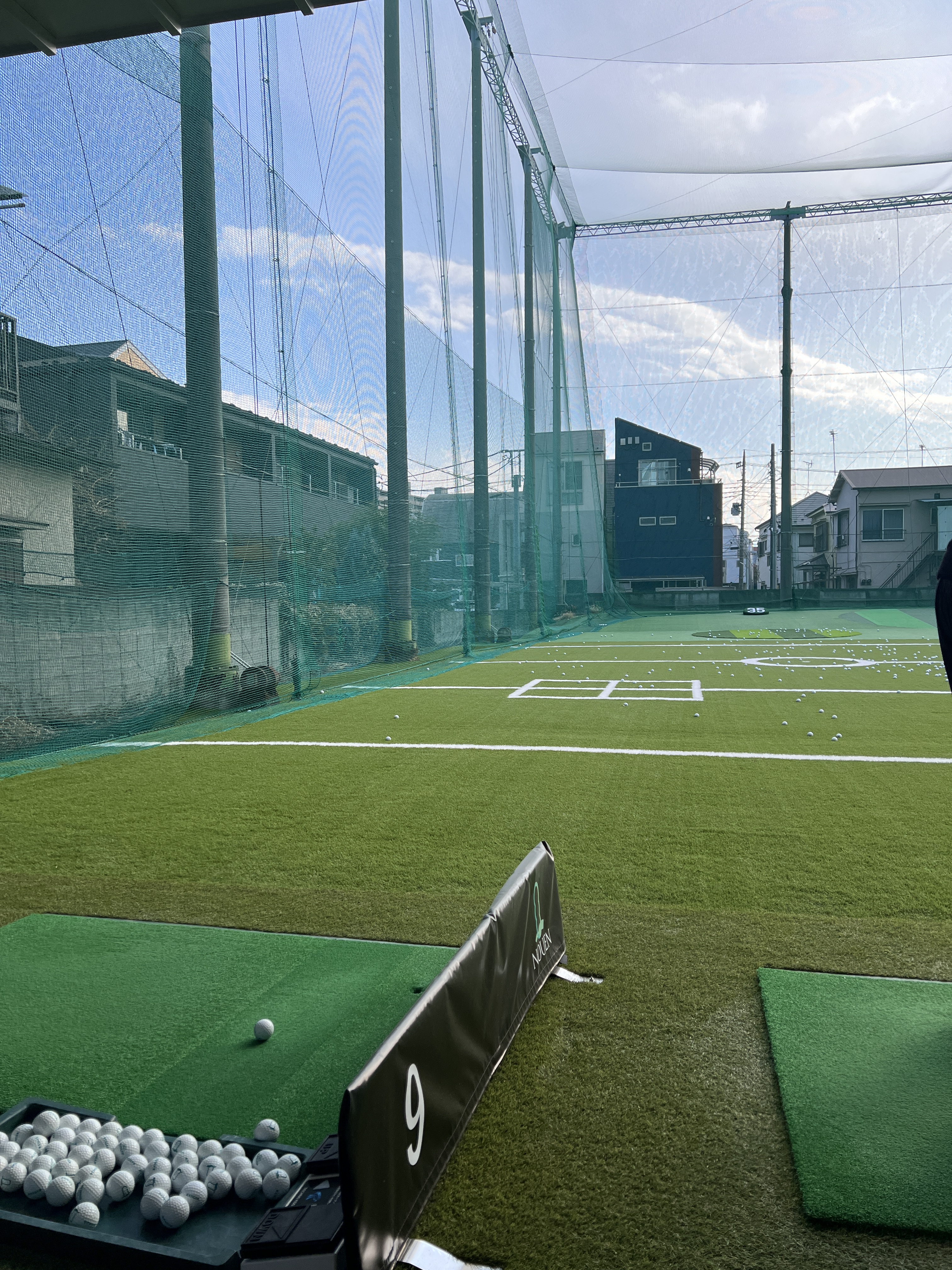 加藤農園ゴルフリンクス 昼間の打席（1階）