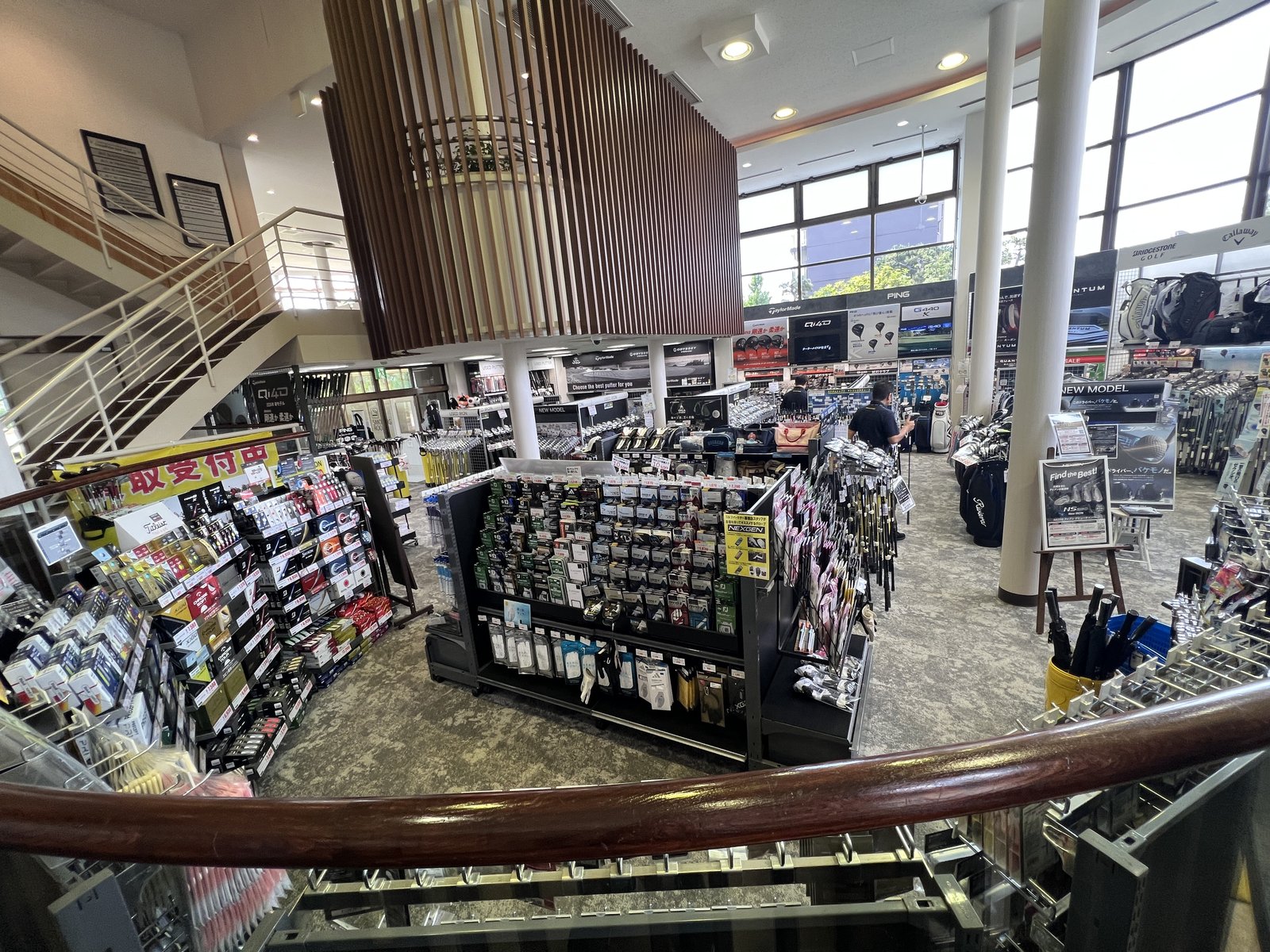 ゴルフパートナー幕張店の店内