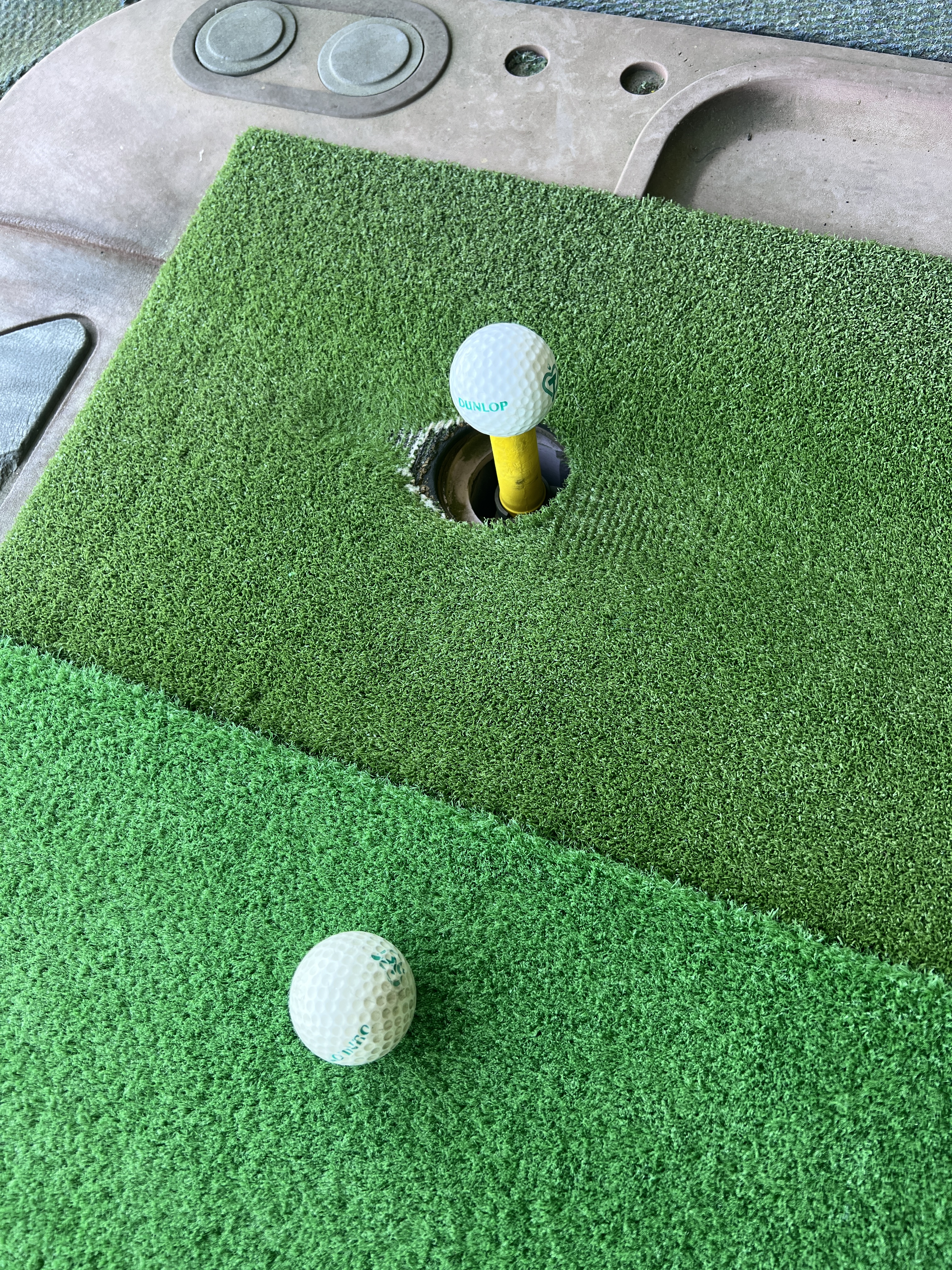 ボールと自動ティーアップ。ボールの状態は良好だった