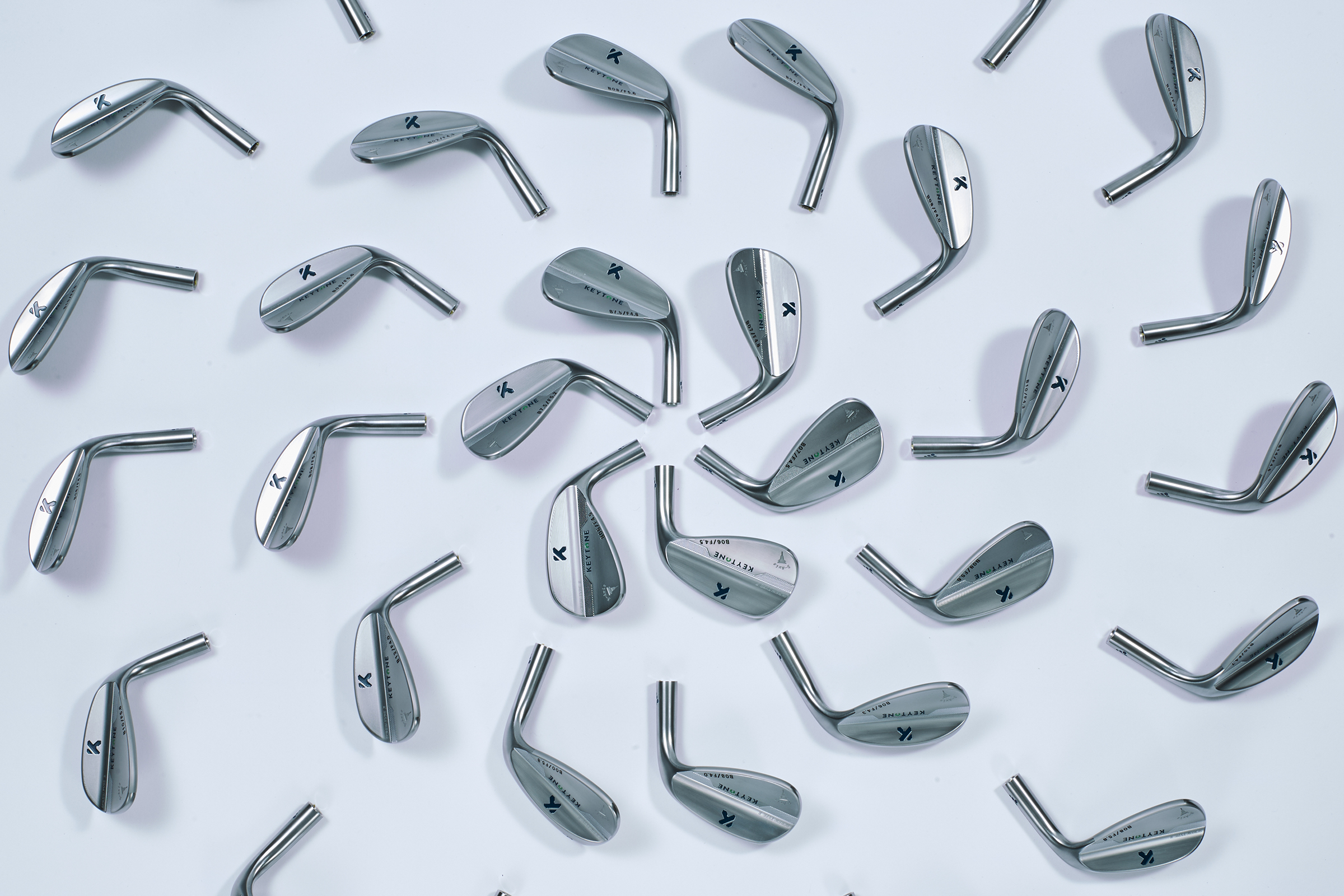 KEYTONE前作ウェッジ「WEDGE SCREW」の多数のヘッドを放射状に並べた写真
