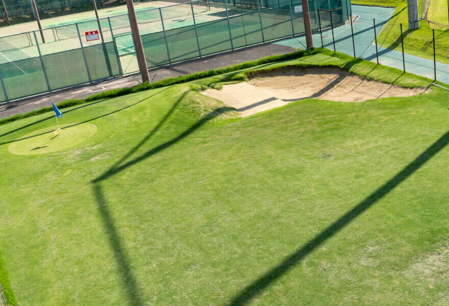 東宝調布スポーツパーク ゴルフ練習場 天然芝アプローチ・バンカー練習場