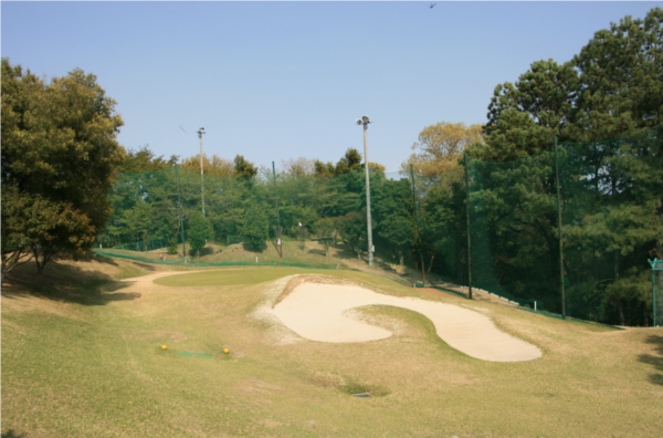 天野山パブリックゴルフ場 グリーン手前のバンカー