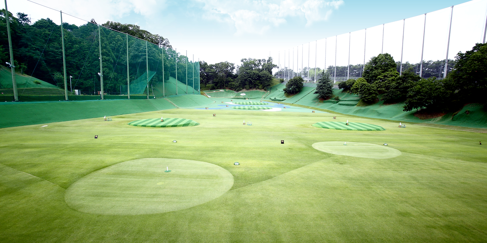 佐保ゴルフ倶楽部 ターゲットグリーンのあるフェアウェイ全景