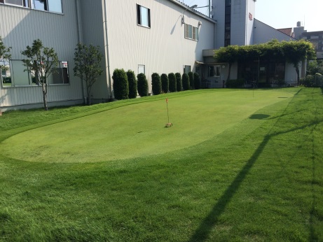 ニッケゴルフ倶楽部 名古屋センター(甚目寺) 天然芝のパッティンググリーン